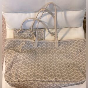 Beige tote bag with pouch